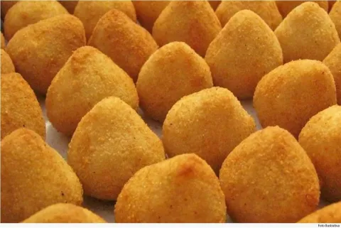 Coxinha de frango deliciosa de dar água na boca que é fácil 