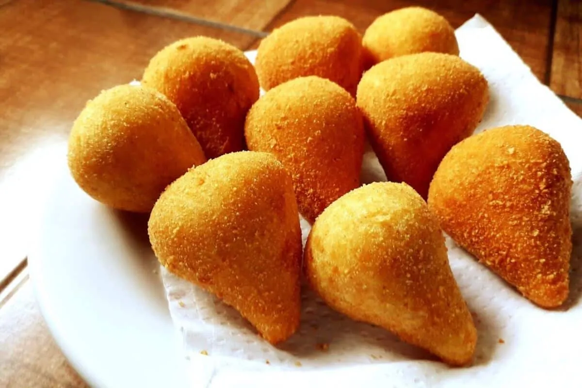 Coxinha simples: a receita que pagou minhas contas para você