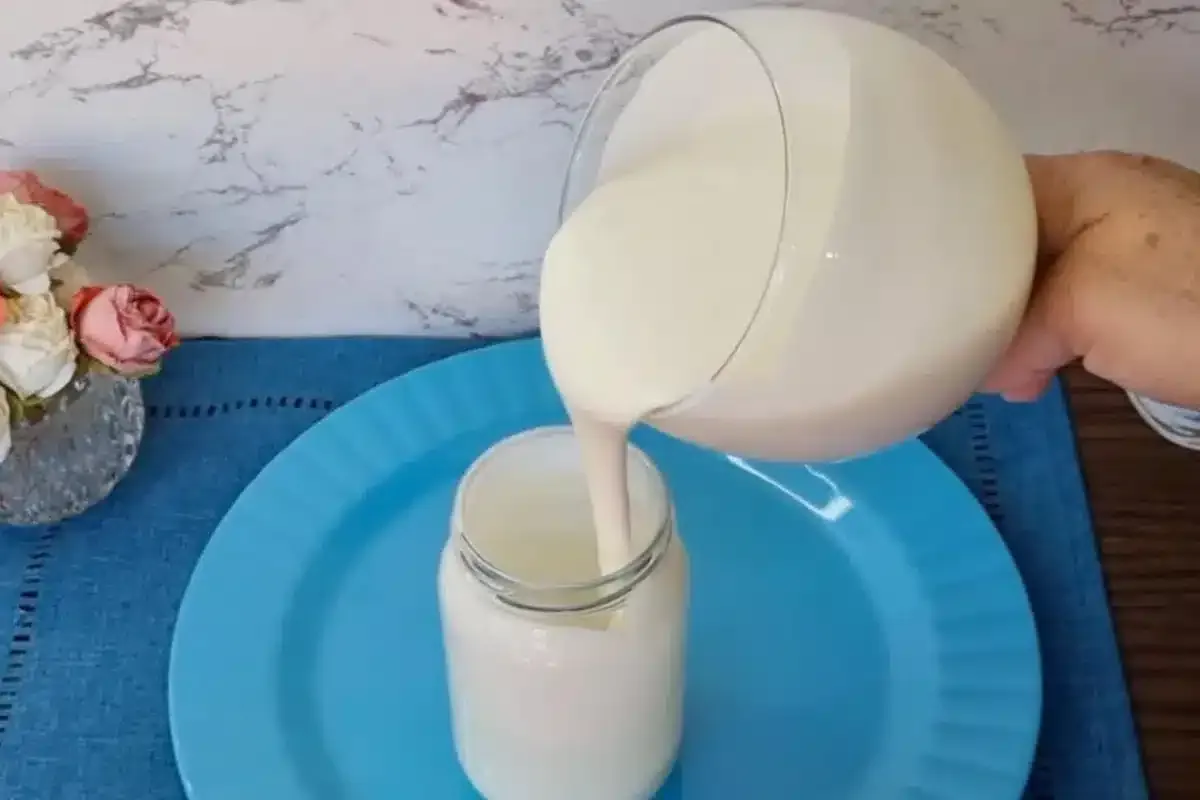Creme de leite caseiro feito com apenas três ingredientes si