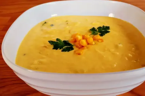 Creme de milho de latinha aveludado, cremoso e rápido, um ac