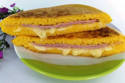 Cuscuz de frigideira recheado: ótima opção para substituir o