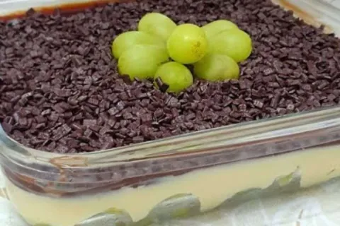 Delícia de uva na travessa, essa sobremesa é fácil e combina