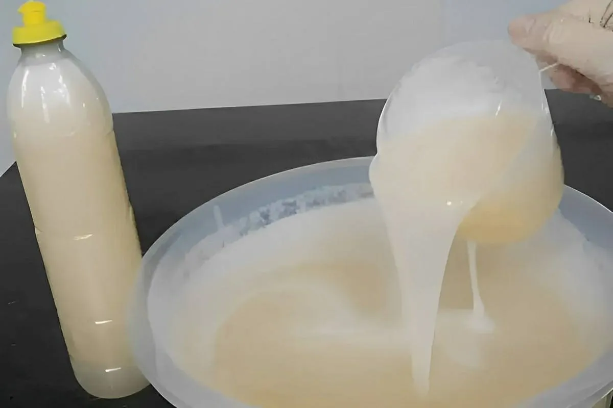 Detergente caseiro 2 em 1 deixa as panelas limpinhas e brilh