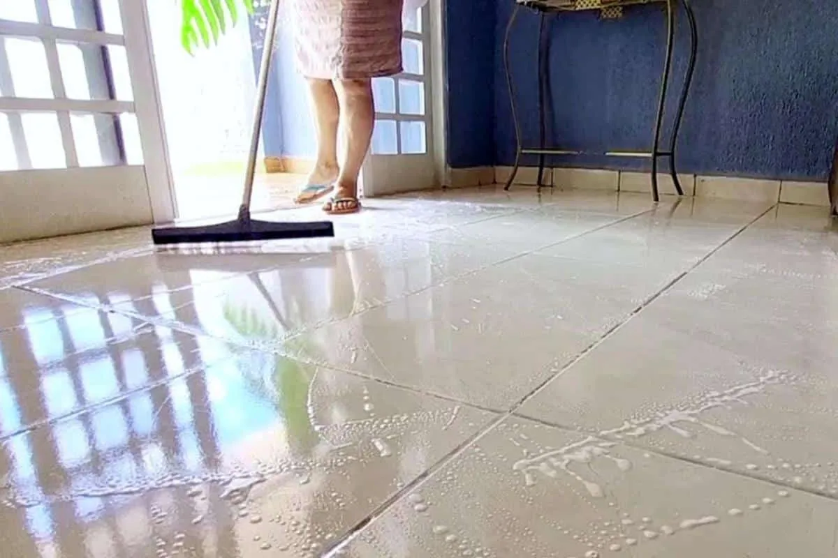 Dica de como deixar piso limpo e brilhando para a virada de