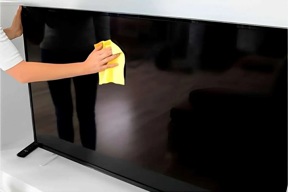 Dicas práticas para limpar telas de TV e manter impecável e