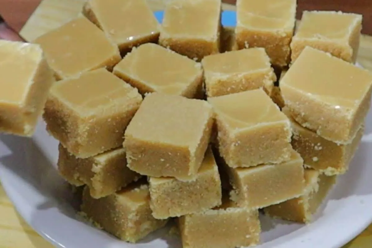 Doce de leite de corte pronto em minutos que derrete na boca