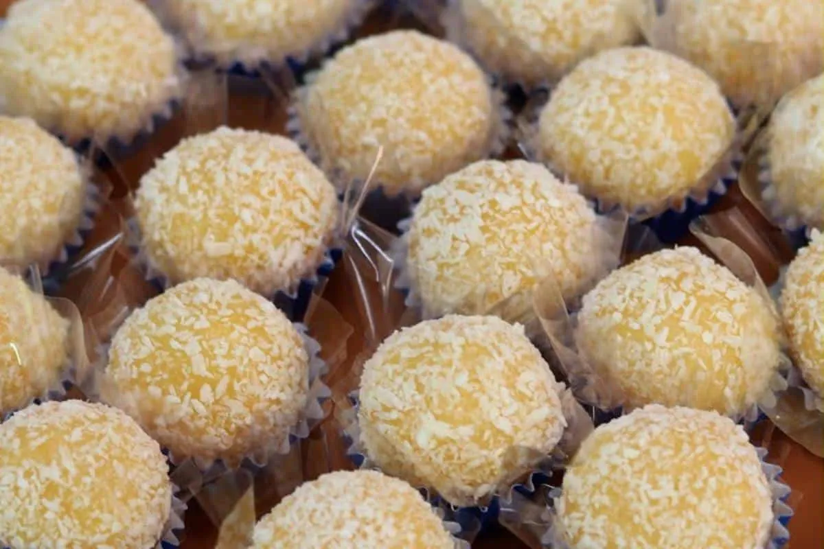Docinho queijadinha de 3 ingredientes para enfeitar a mesa d
