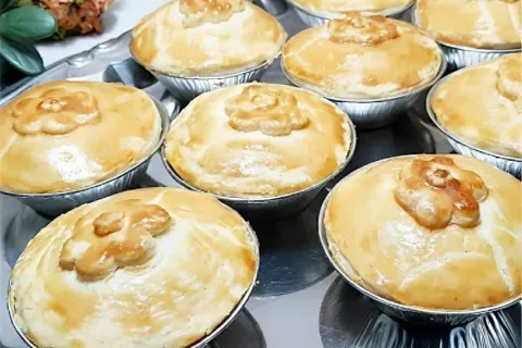 Empada de frango com massa de guaraná fácil de fazer e que d