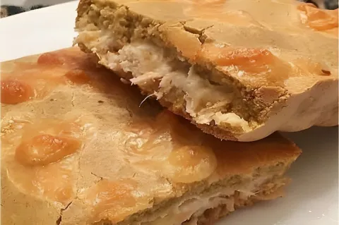 Empadão com massa de creme de leite é só misturar os ingredi