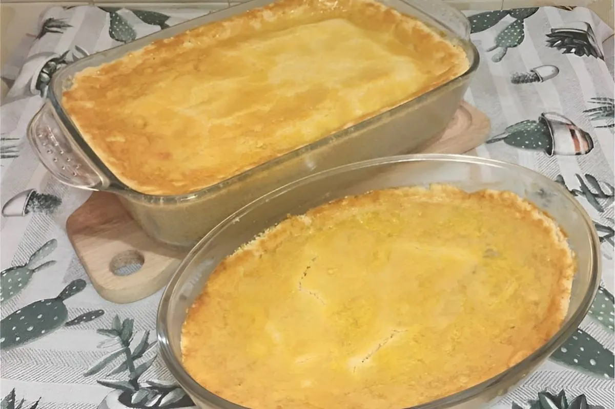 Empadão de frango cremoso com massa de 2 ingredientes e rech