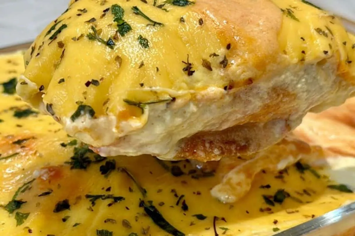 Enroladinho de frango prático e recheado que fica perfeito p