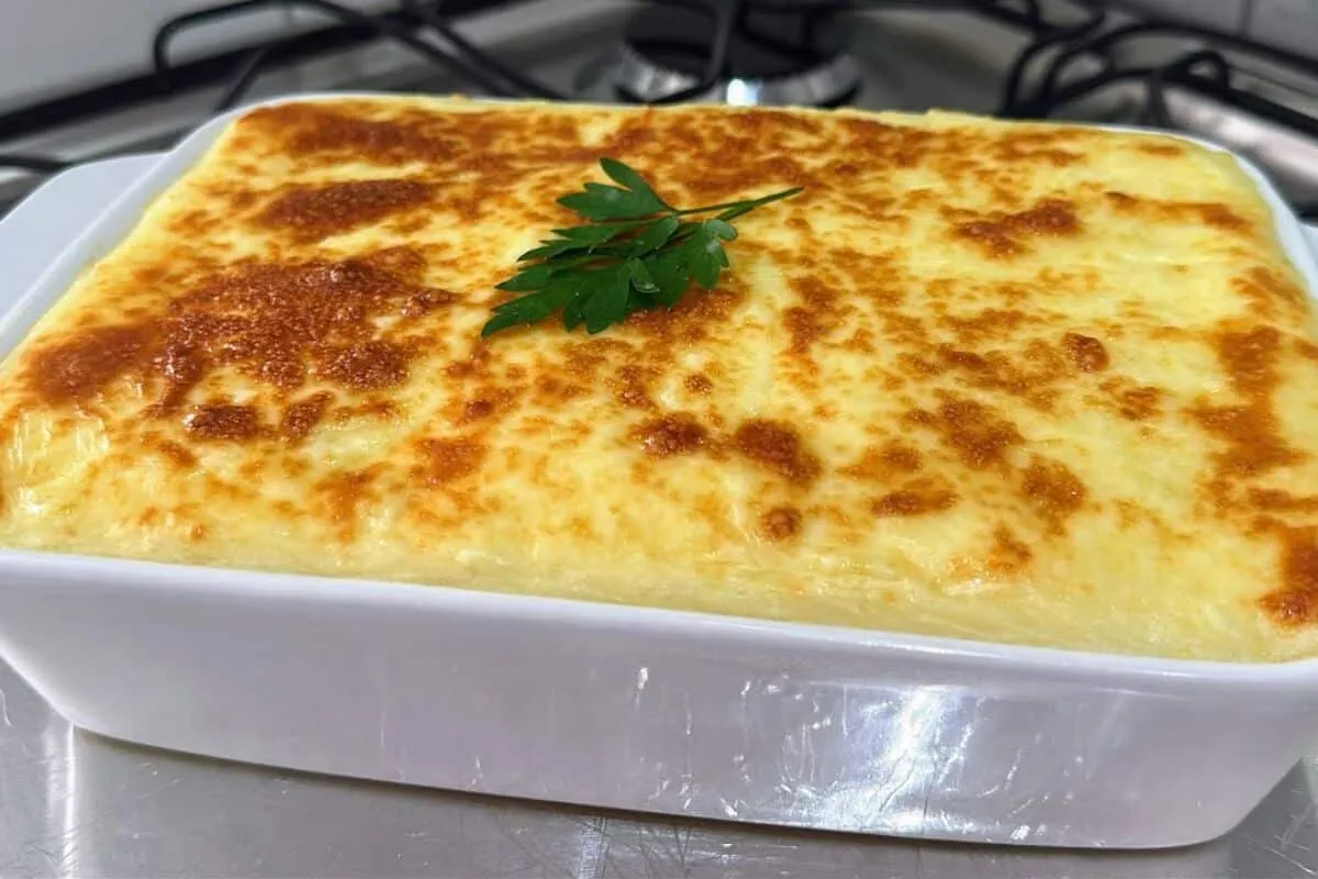 Escondidinho de carne fácil e irresistível que derrete na bo