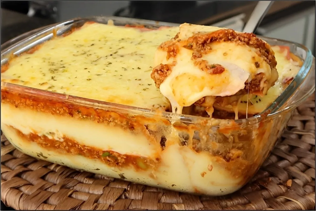 Escondidinho de carne moída com batata um almoço completo de