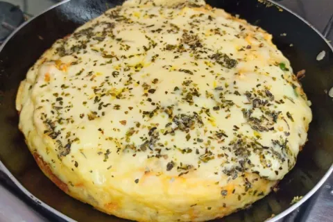 Escondidinho de frigideira pronto em dez minutinhos, para um