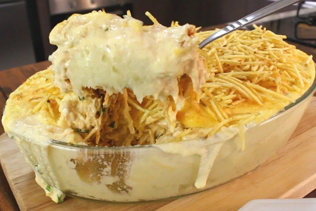 Escondidinho invertido de fricassê: uma receita simples, ráp