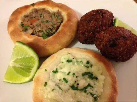 Esfiha aberta de carne e queijo igualzinha do Habibs pra faz