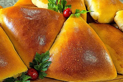 Esfiha de carne com uma massa super fofinha que não tem como