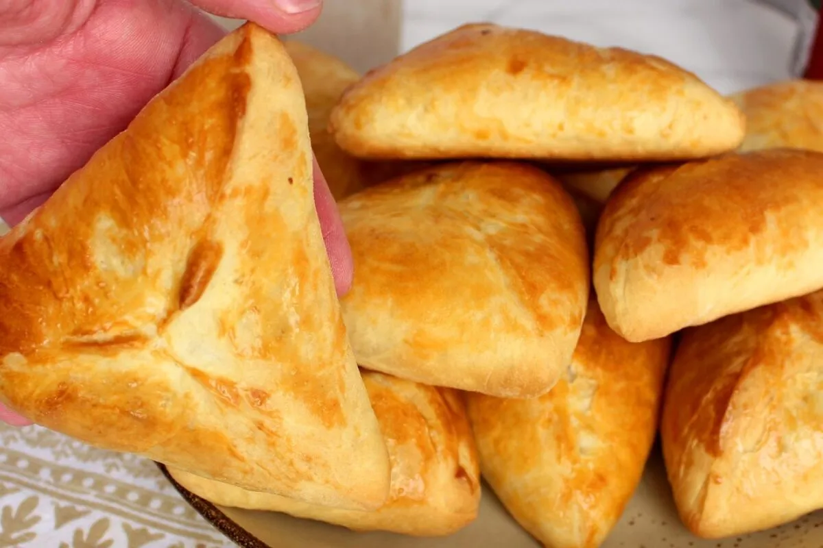 Esfiha de carne: massa macia e recheio suculento para você p