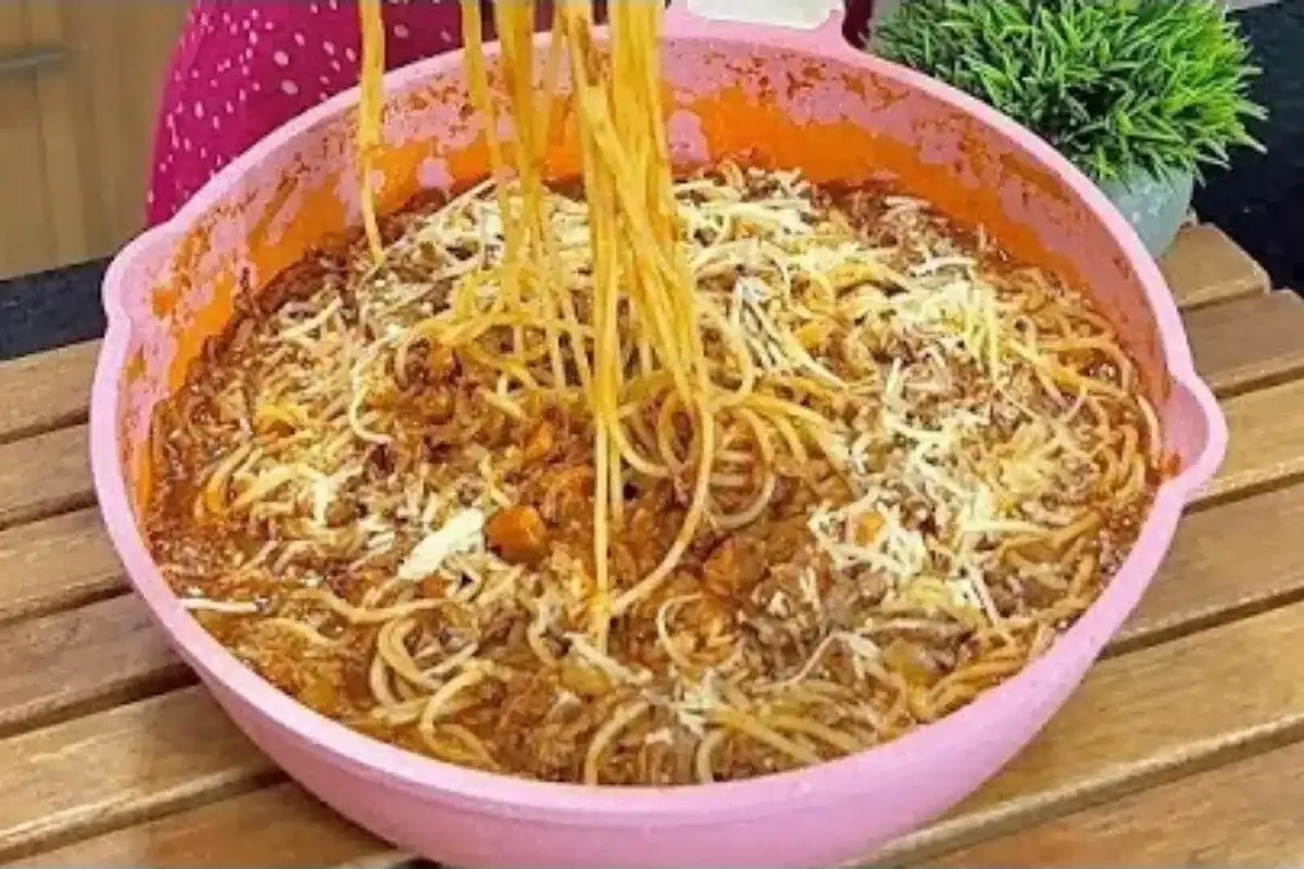 Espaguete com fraldinha e bacon bem cremoso e com muito molh
