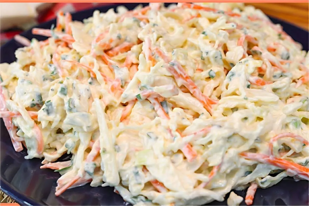 Essa é a melhor salada de repolho que conheço ela fica cremo