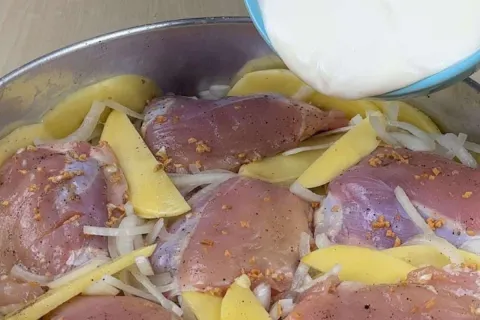 Essa receita de frango assado deixou minhas vizinhas loucas 
