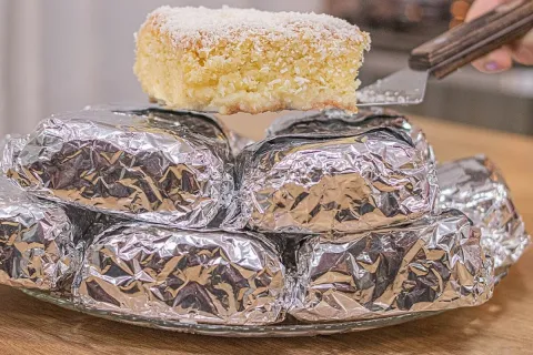 Esse bolo toalha felpuda fica tão molhadinho que serve até c