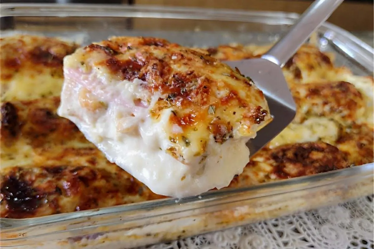 Esse lanche de forno feito com bisnaguinha vai deixar as cri