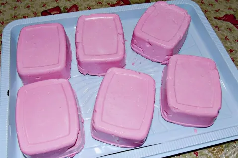 Fiz esse sabonete caseiro bem cheiroso com creme hidratante 