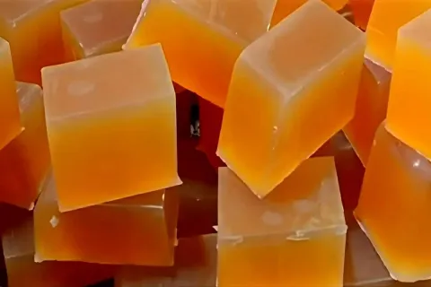 Fiz um sabão de álcool para roupas e louças maravilhoso em a