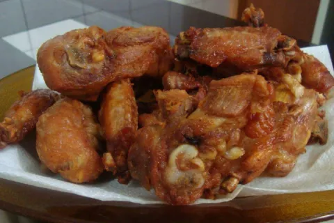 Frango a passarinho com um segredo de cozinheira para ficar 