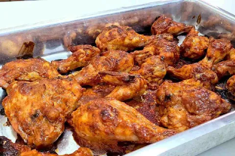 Frango ao forno com um segredinho para não secar e ficar suc