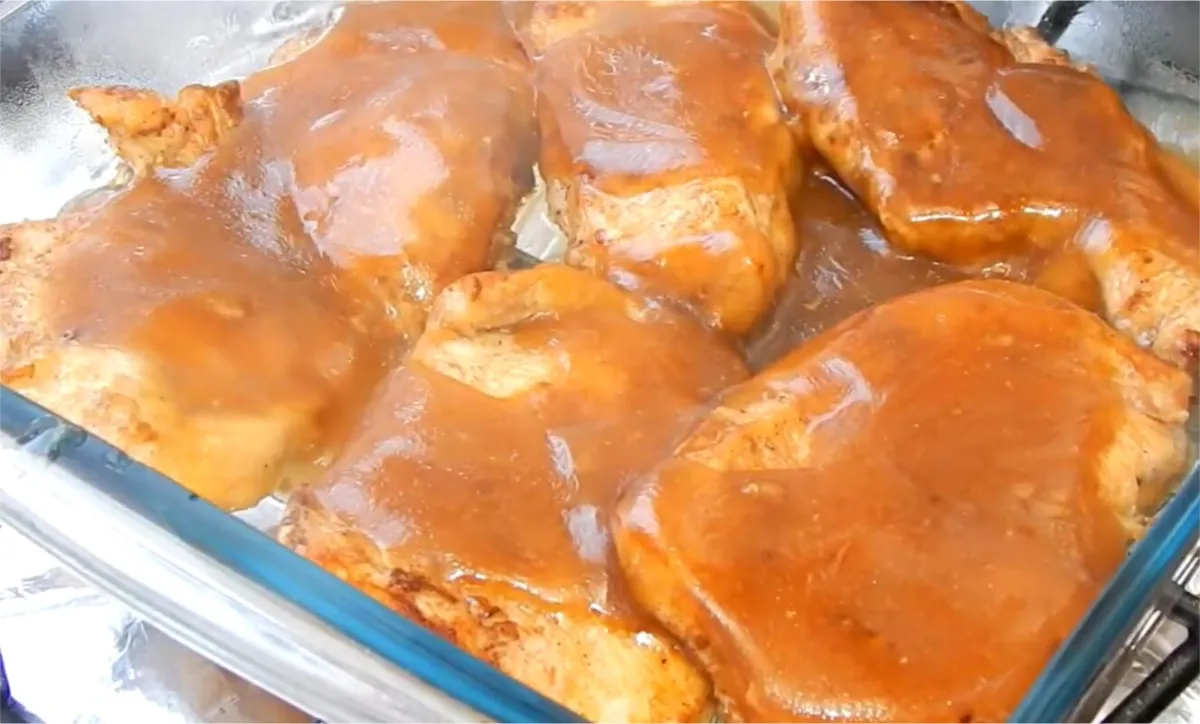 Frango ao molho shoyu delicioso e fácil de fazer fica ótimo