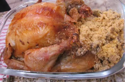 Frango assado: aprenda como limpar, temperar e assar frango 