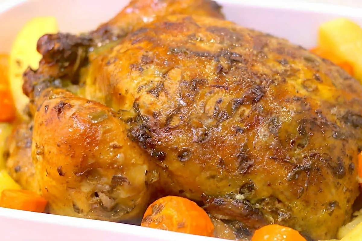 Frango assado de domingo simples e prático para você não per