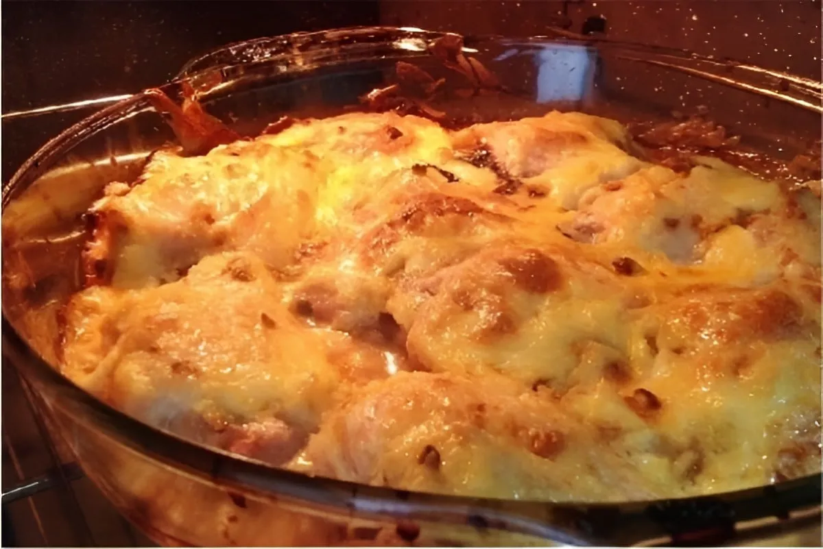 Frango assado diferente temperado com creme de cebola prátic