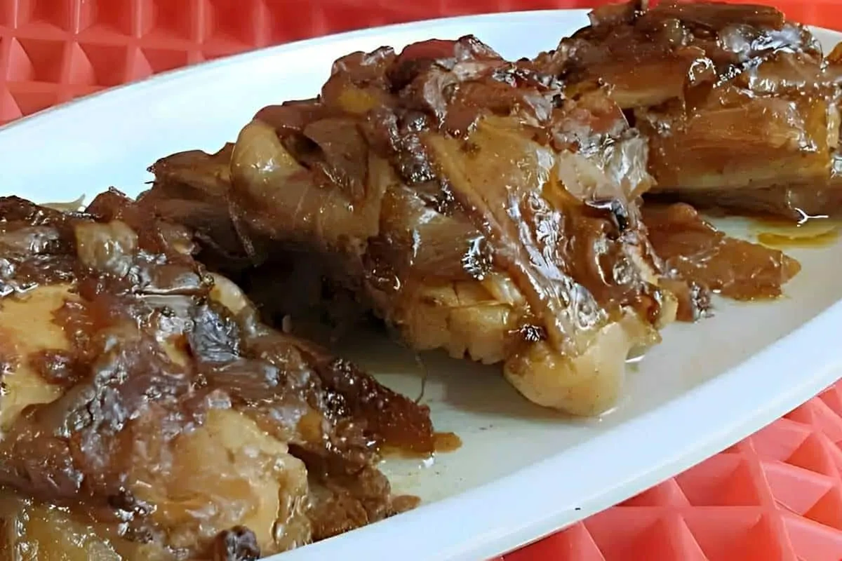 Frango assado na panela de pressão rápido e fácil não precis