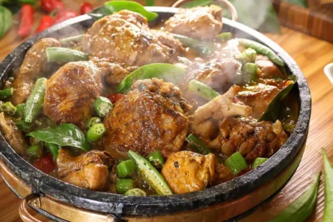 Frango com quiabo mineiro: aprenda como fazer a receita da m