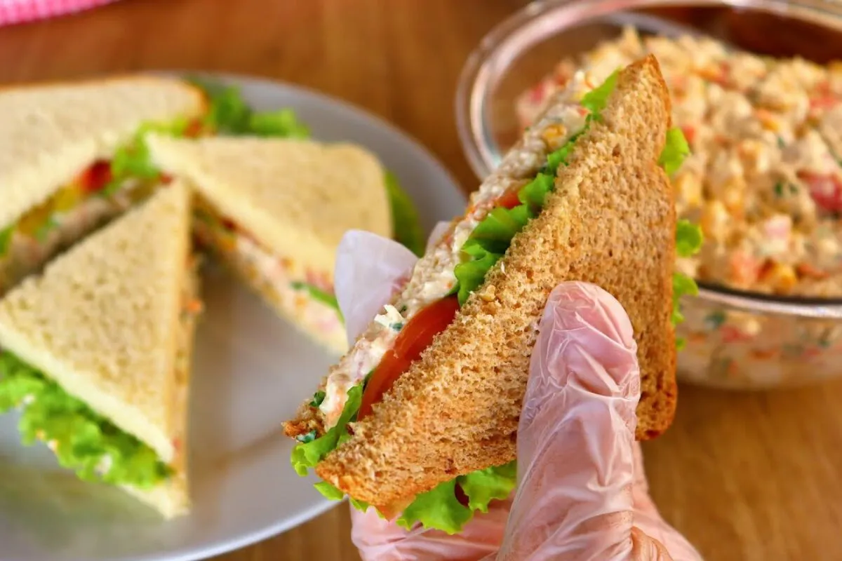 Frango cremoso delicioso para lanches rápidos, rende muito e