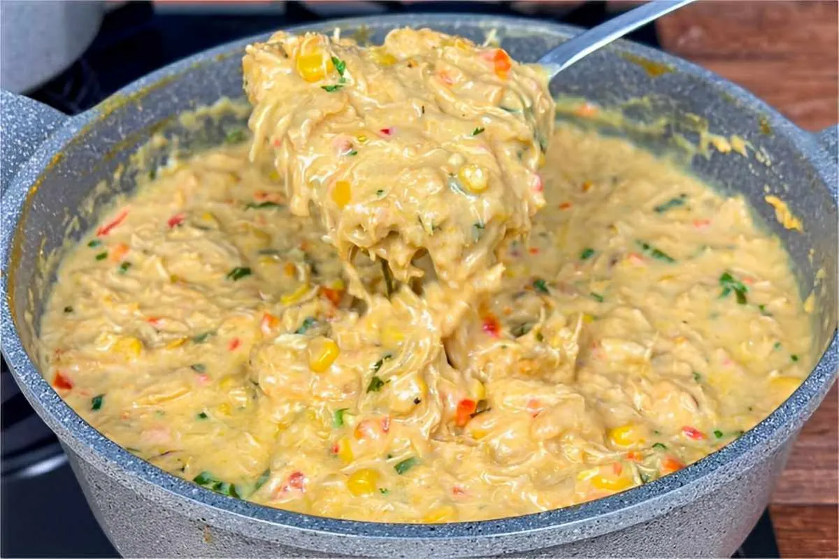 Frango cremoso simples e prático um prato principal perfeito