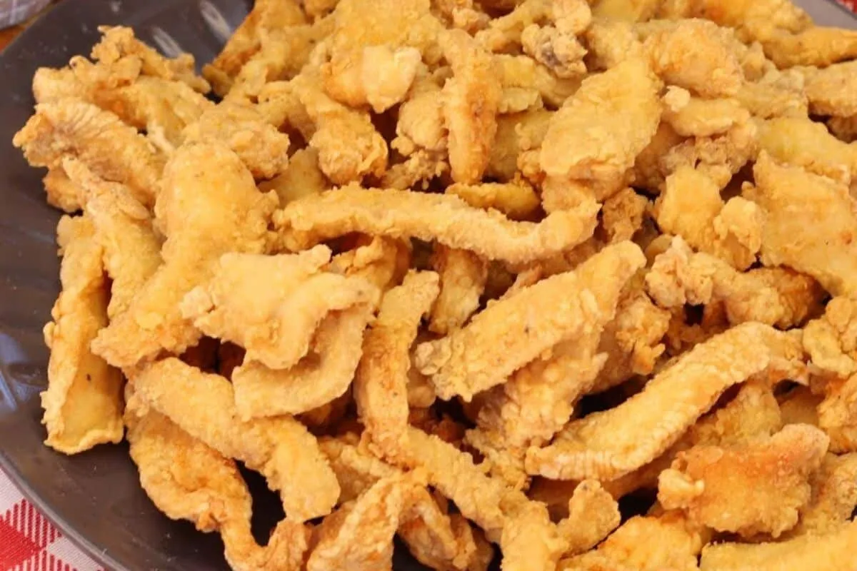 Frango frito crocante delicioso: iscas de frango fáceis de f