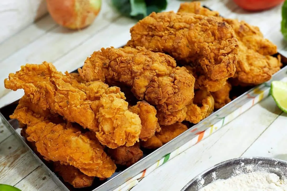 Frango frito crocante: esse não fica encharcado de óleo