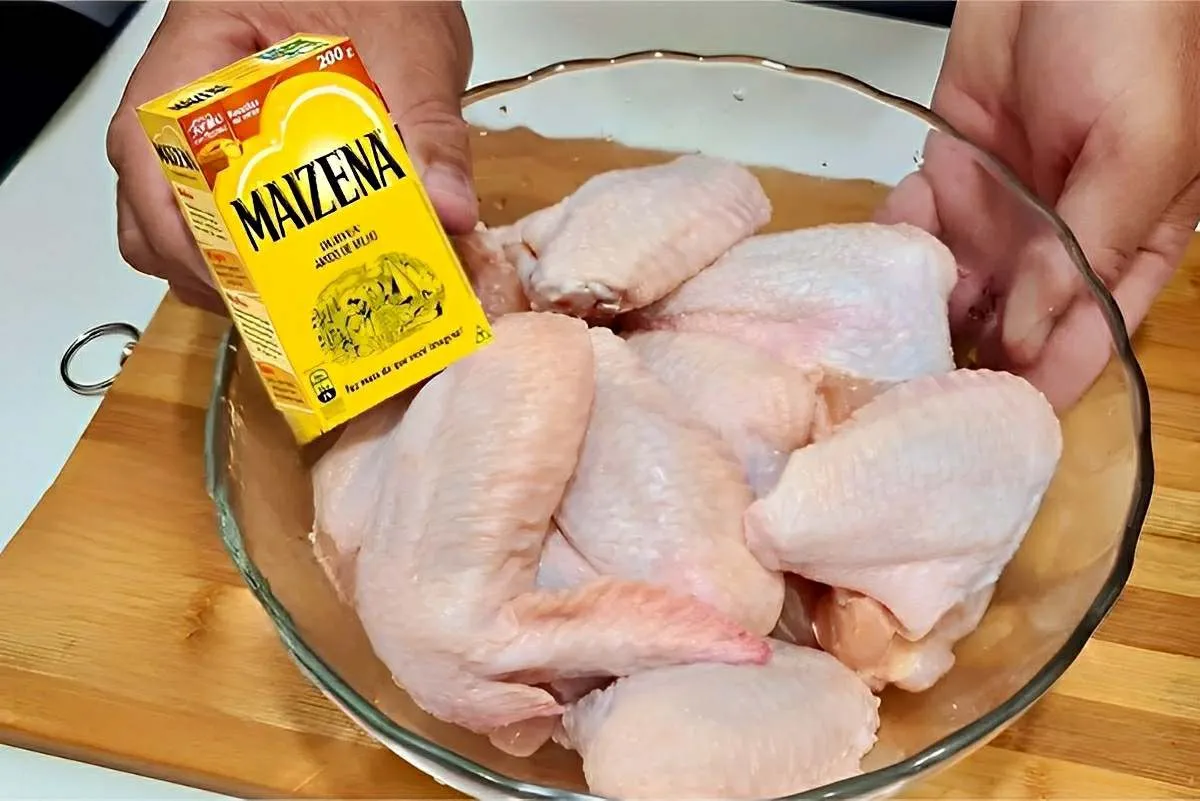 Frango frito empanado crocante e sequinho para servir no alm
