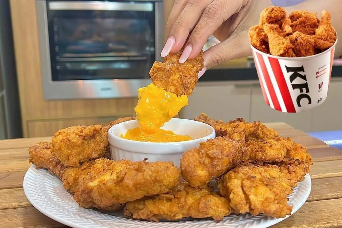 Frango frito empanado igual do KFC para você servir como aco