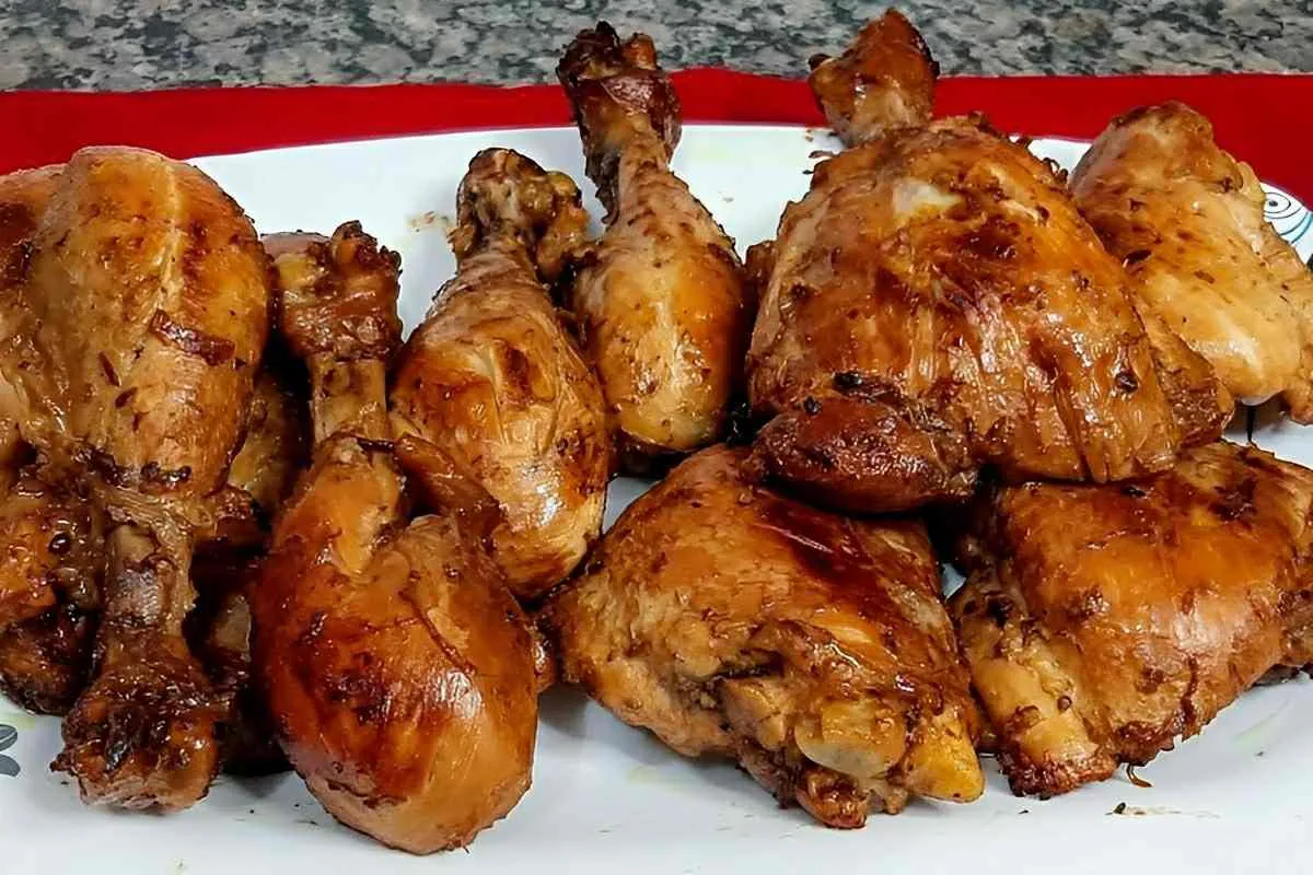 Frango frito fácil de fazer que fica muito muito suculento e