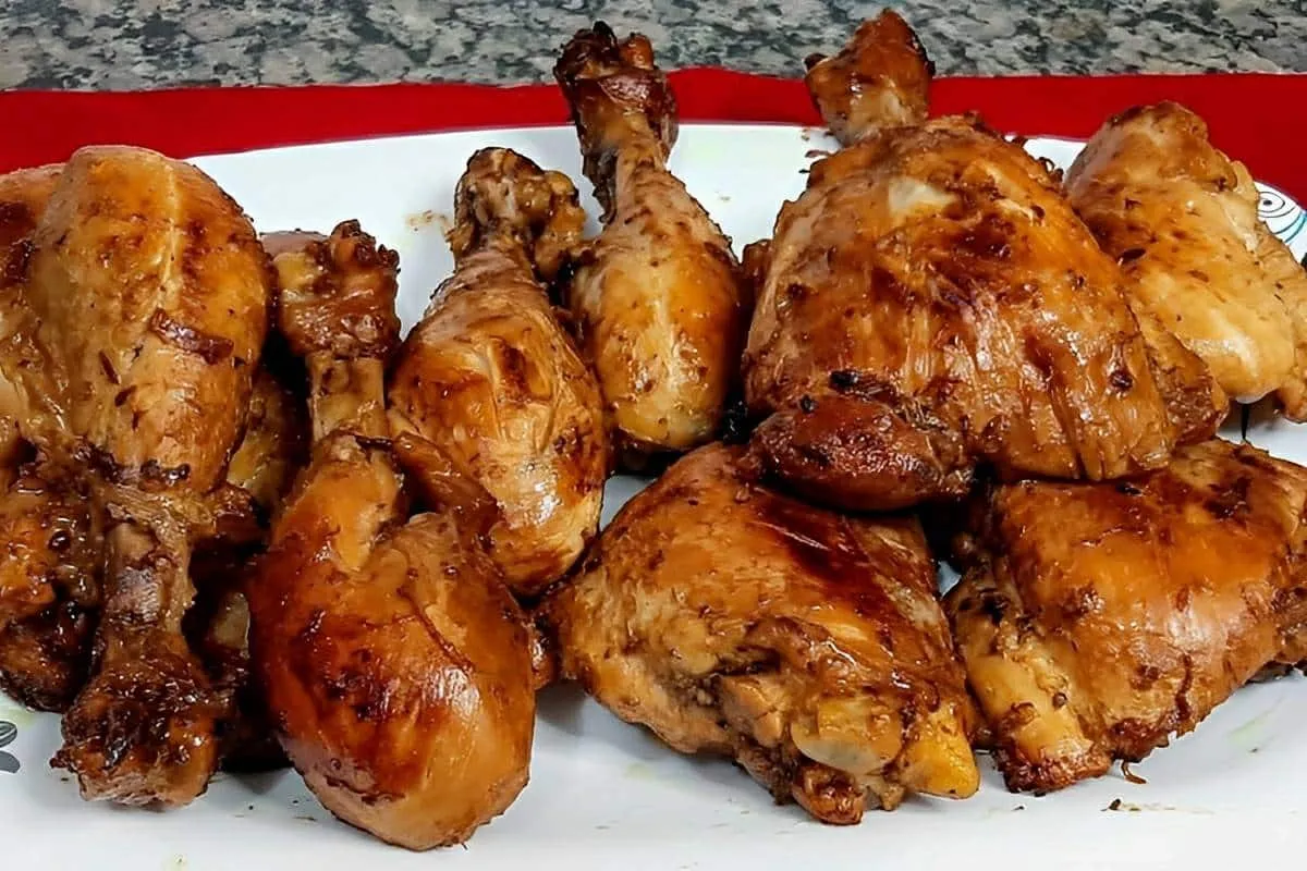 Frango frito na cebola fica bem macio e muito saboroso perfe