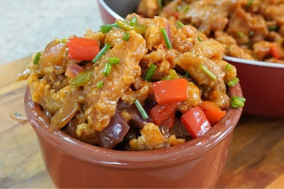 Frango frito oriental: receita asiática que fica suculenta e