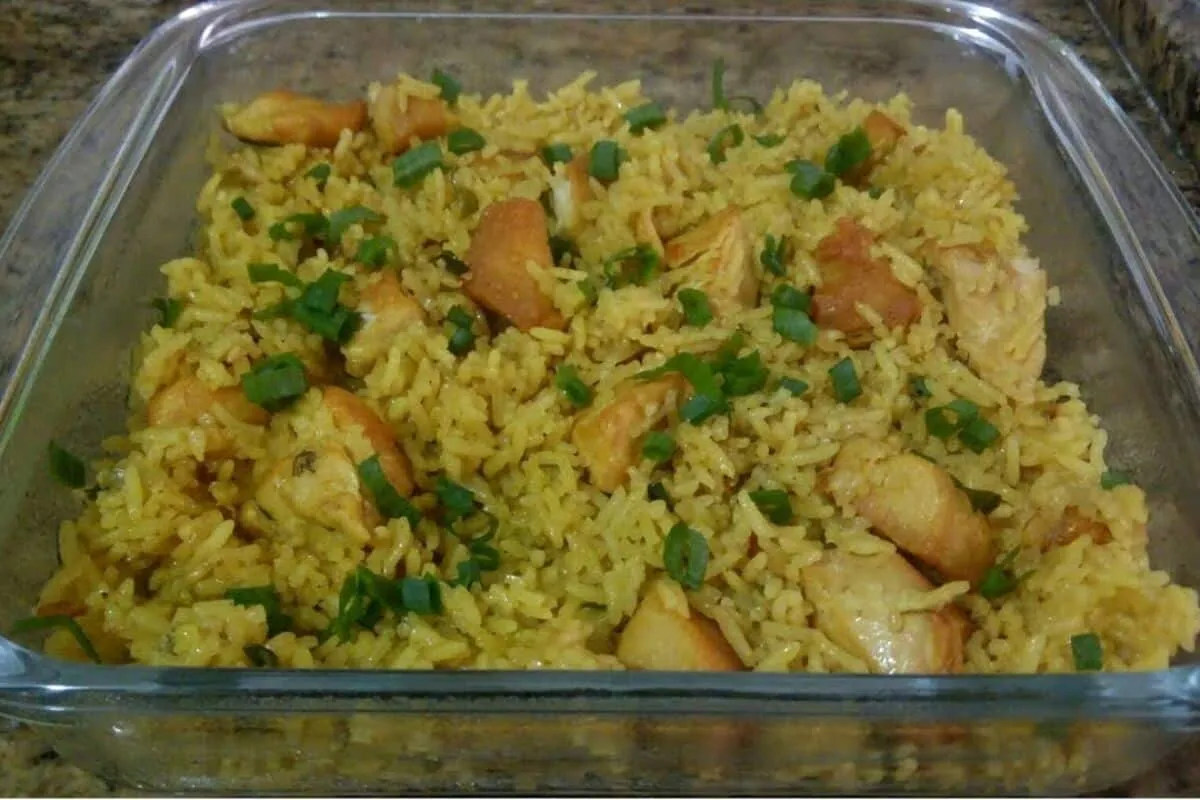 Galinhada rápida, fácil e deliciosa, para aquela refeição be
