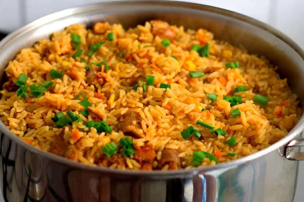 Galinhada simples e deliciosa para variar o cardápio do dia