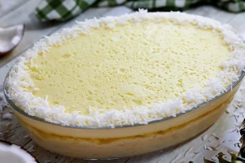 Gelado de abacaxi cremoso com coco, feito sem amido, que fic