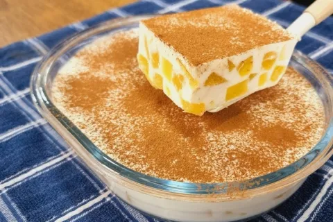 Gelado de abacaxi sem açúcar e zero gordura com pouquíssimas